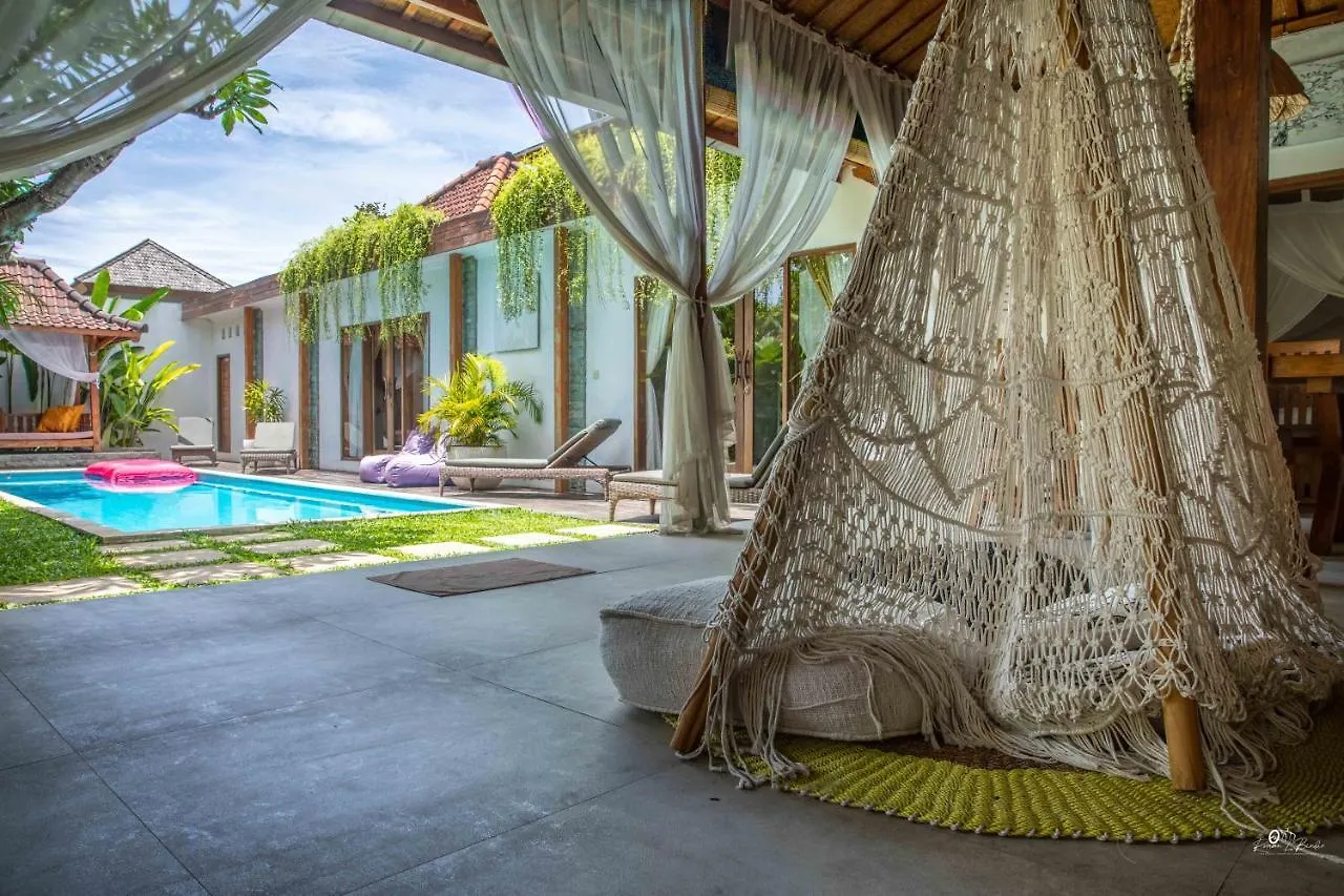 Elvano Villa In Heart Of Seminyak And Near Beach  塞米亚克